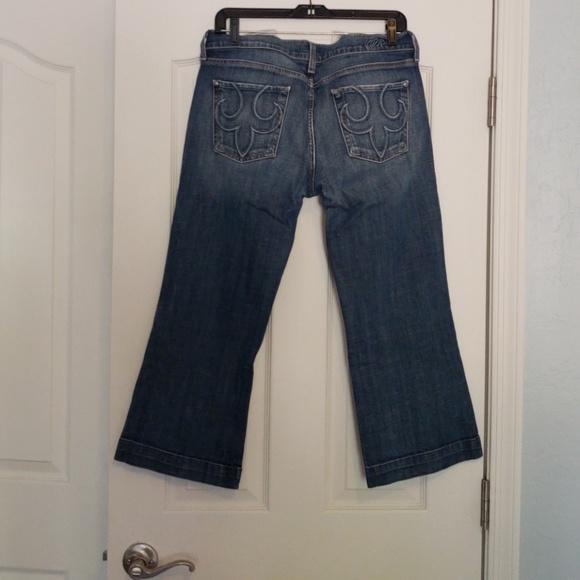 Express Crop Jeans - Picture 2 of 4